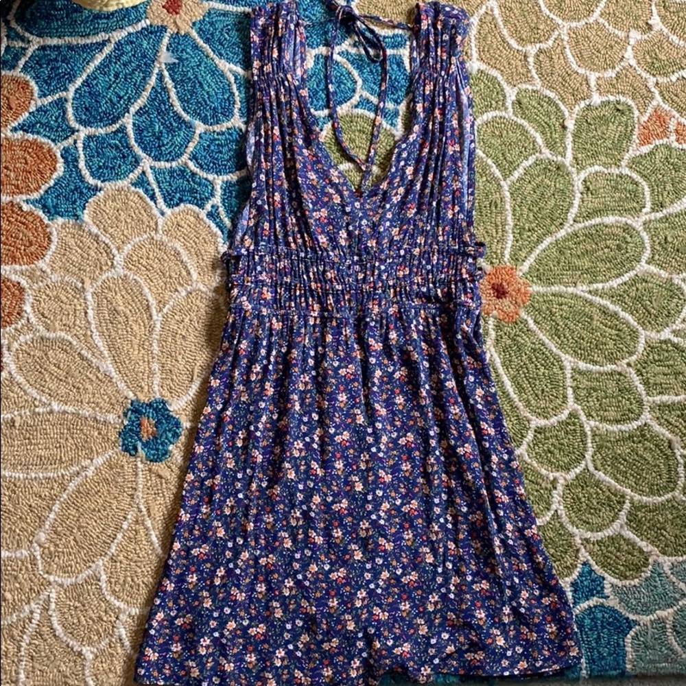 American Eagle cut out tie back summer dress
